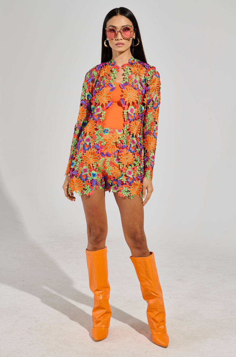IRIS FLORAL SHORT