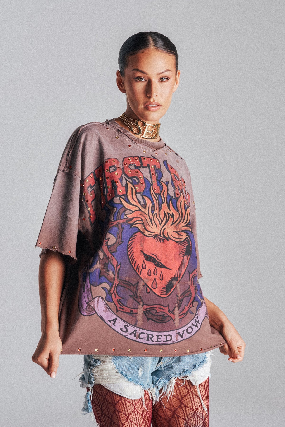 SACRED HEARTH RHINESTONE DISTRESSED TEE
