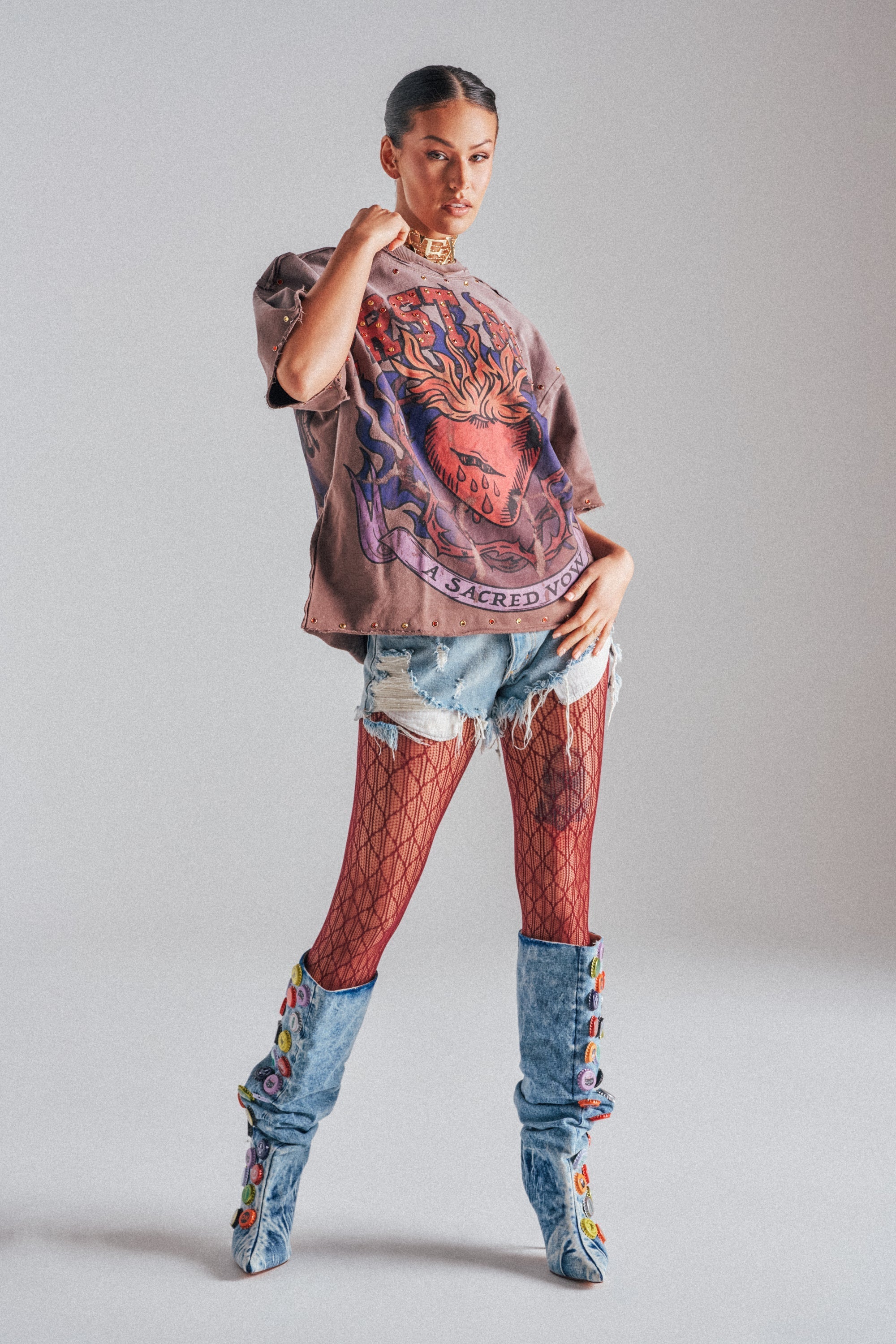 SACRED HEARTH RHINESTONE DISTRESSED TEE