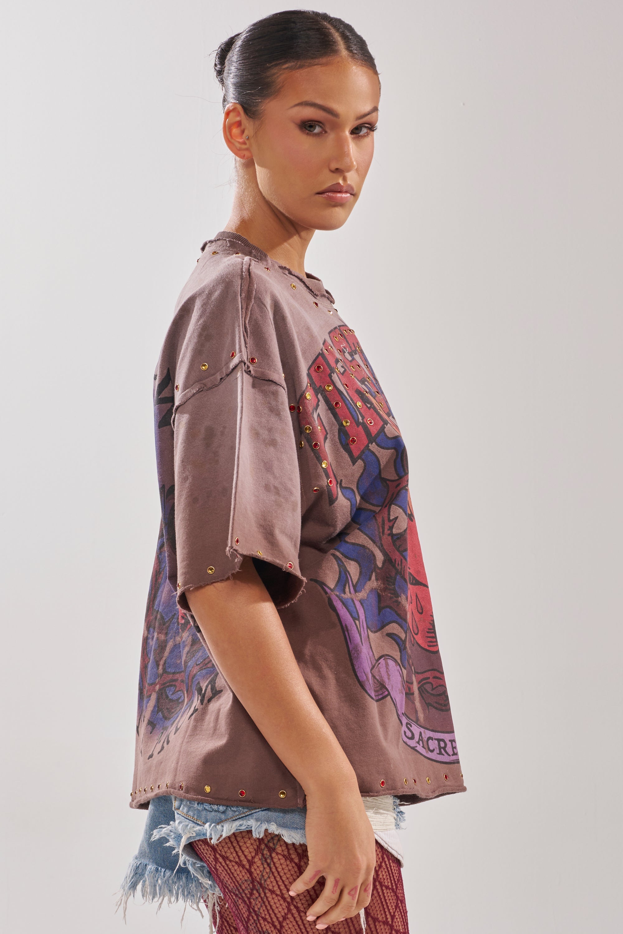 SACRED HEARTH RHINESTONE DISTRESSED TEE