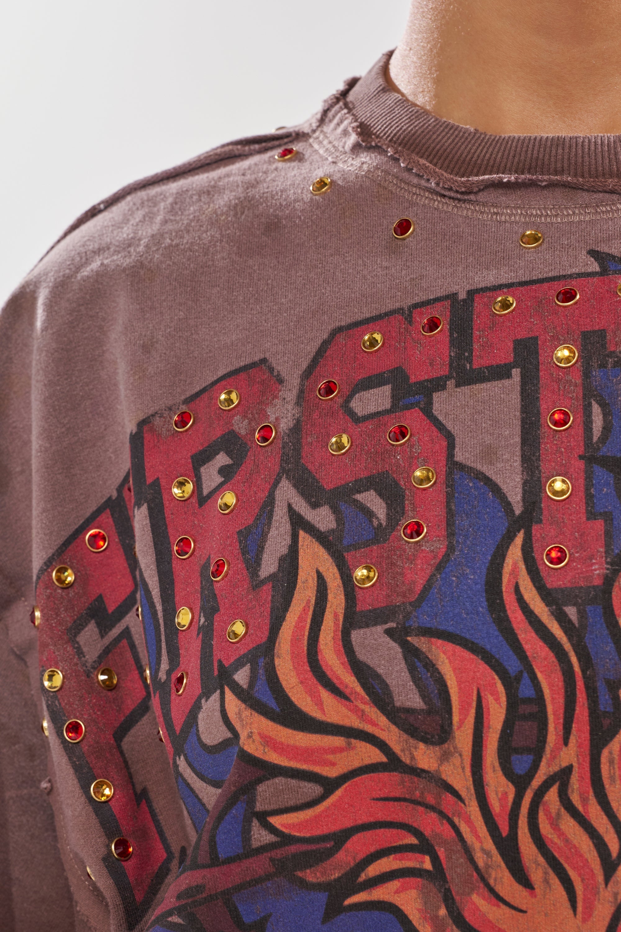 SACRED HEARTH RHINESTONE DISTRESSED TEE