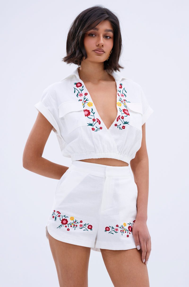 DAY TIME VIBES BUTTON DOWN TOP