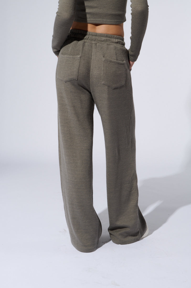 EYES ON ME WIDE LEG SWEAT PANT IN GREY