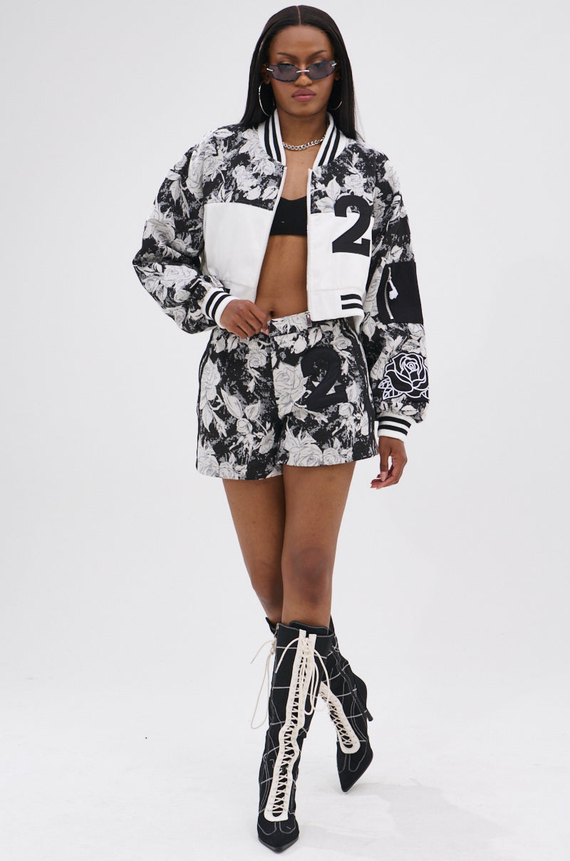 PAINT THE ROSES RED JACQUARD SHORTS